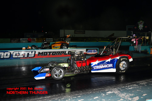 Jimmy Jones - 'Texas Tremor' (near lane) vs 
Raymond Dawson - 'High Octane' (far lane)